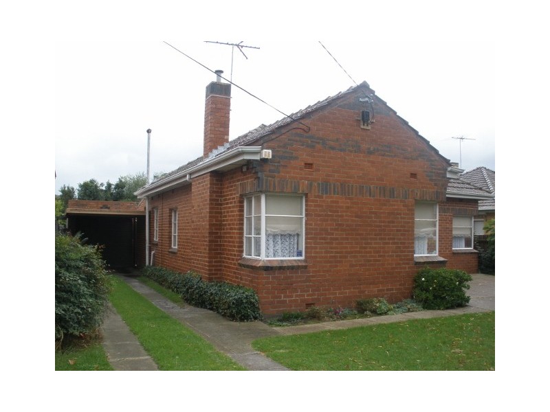 30 Woodland Street, Strathmore VIC 3041