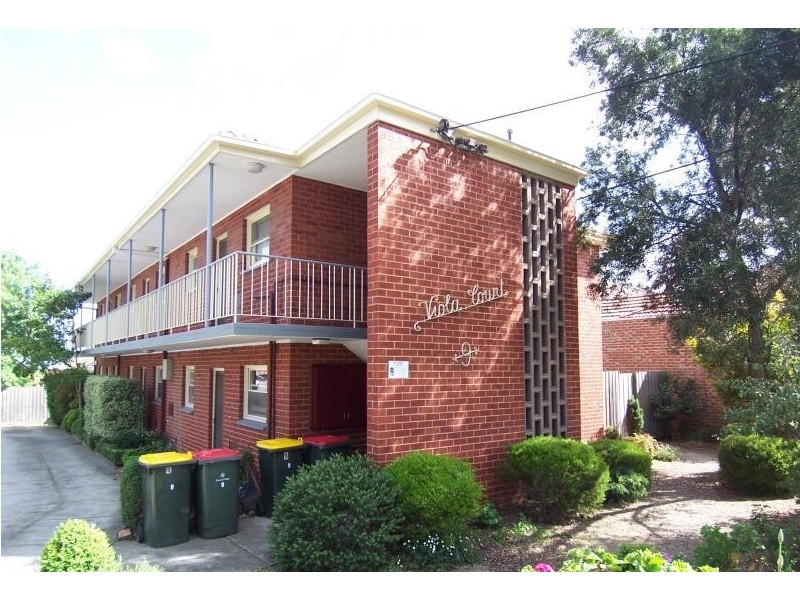 1/9 Violet Street, Essendon VIC 3040
