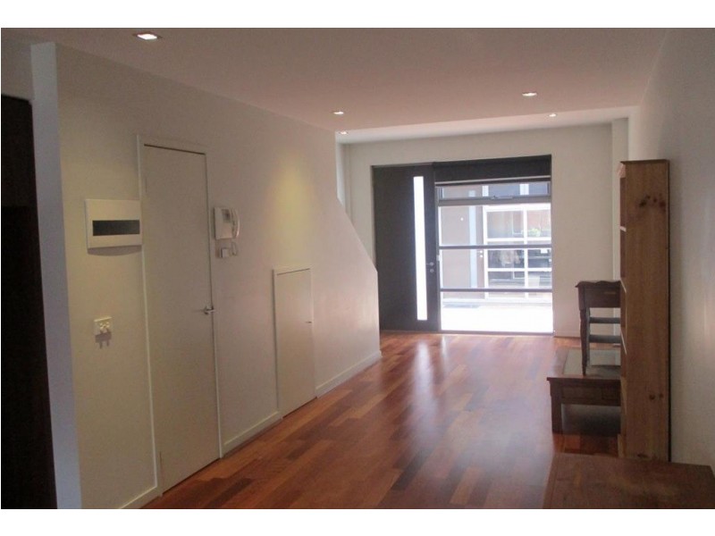 16/5 Industry Lane, Coburg VIC 3058