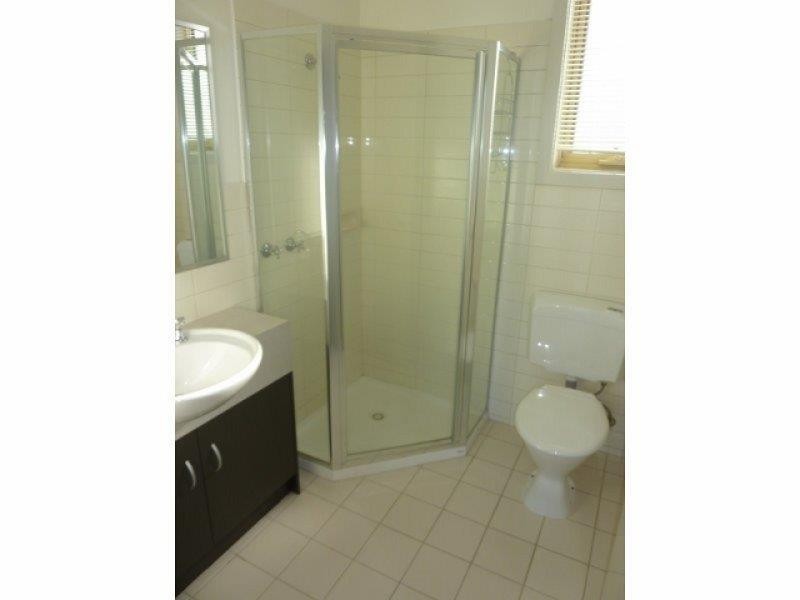 1/11 Trickey Avenue,, Sydenham VIC 3037