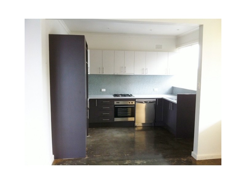 2/13 Fletcher Street, Essendon VIC 3040