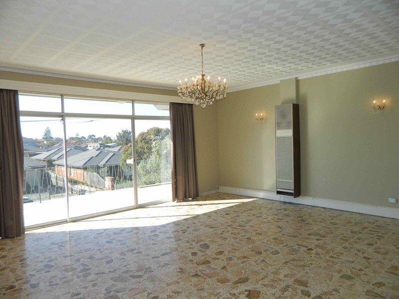 2/23 WALTERS AVENUE, Airport West VIC 3042