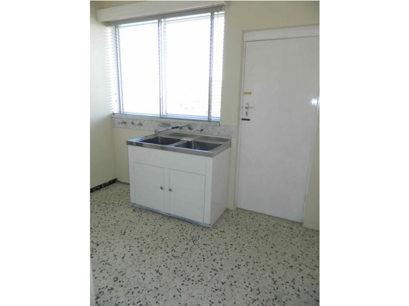 2/23 WALTERS AVENUE, Airport West VIC 3042