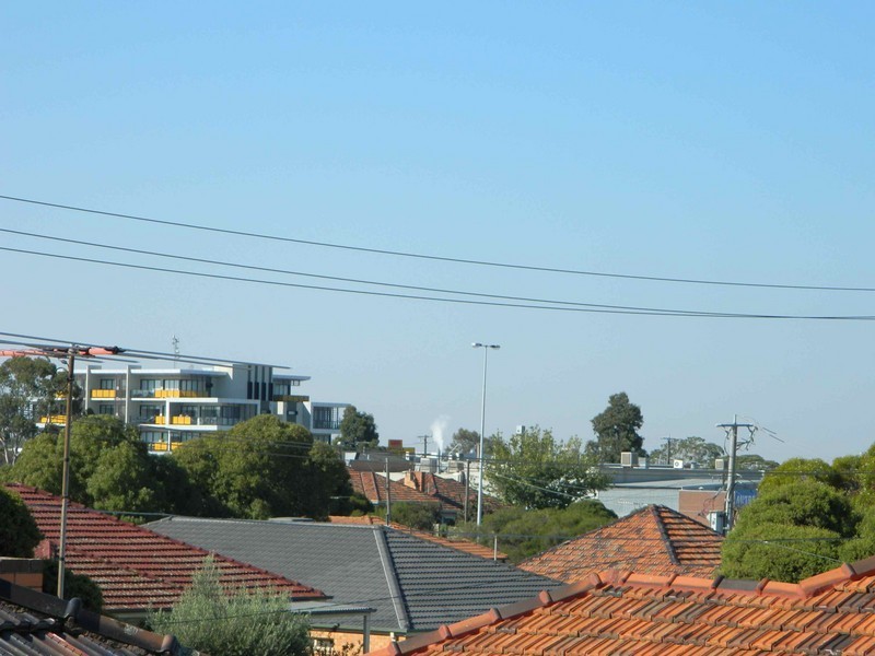 2/23 WALTERS AVENUE, Airport West VIC 3042