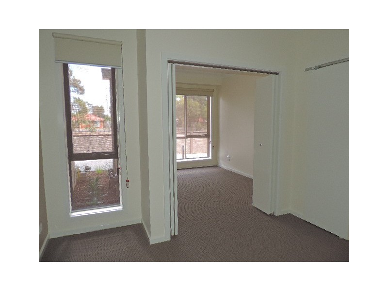 4/1 Warwick Place, Airport West VIC 3042