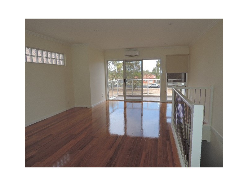 4/1 Warwick Place, Airport West VIC 3042