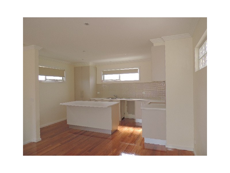 4/1 Warwick Place, Airport West VIC 3042