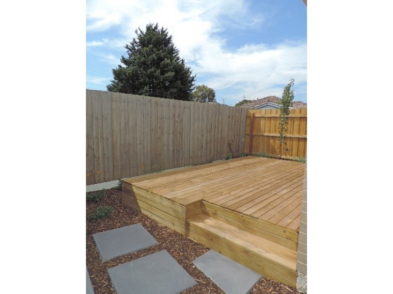 4/1 Warwick Place, Airport West VIC 3042