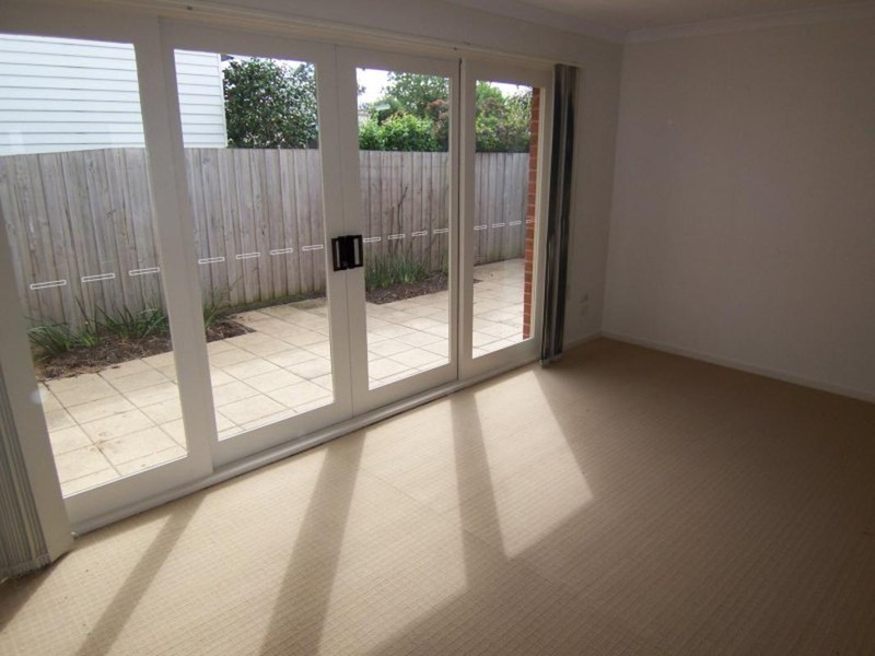 2/17 Afton Street, Essendon VIC 3040