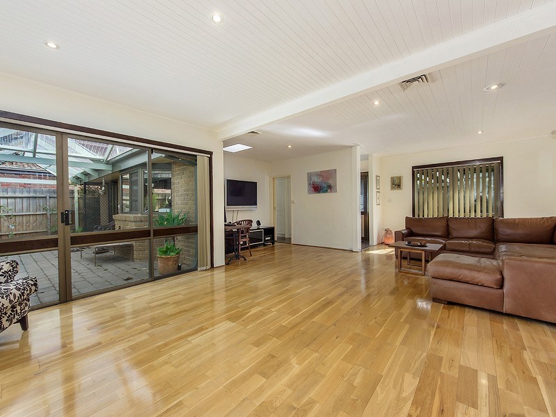 17 Hispano Drive, Keilor Downs VIC 3038