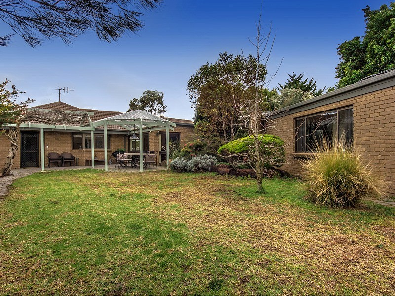 17 Hispano Drive, Keilor Downs VIC 3038