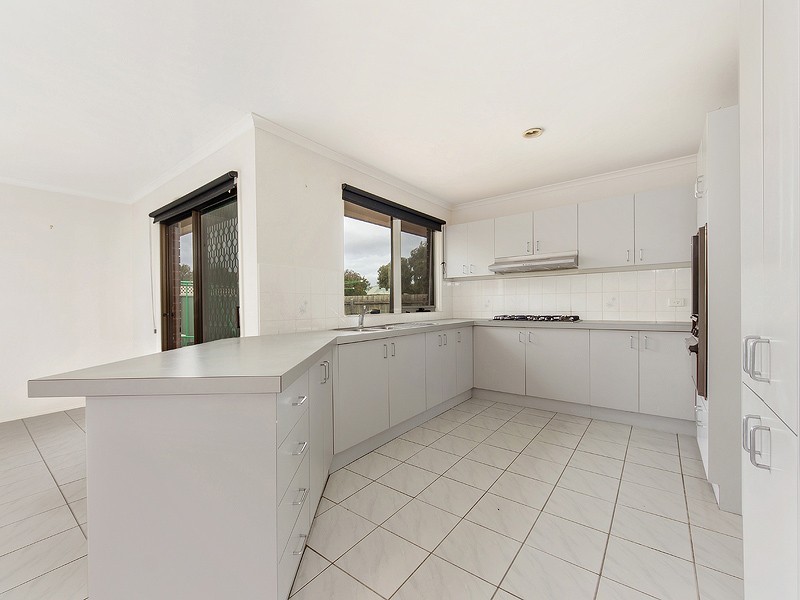 7 Ketwick Court, Sydenham VIC 3037