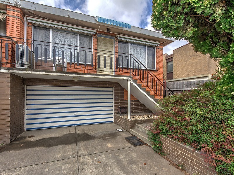 2/136 Hoffmans Rd, Essendon VIC 3040