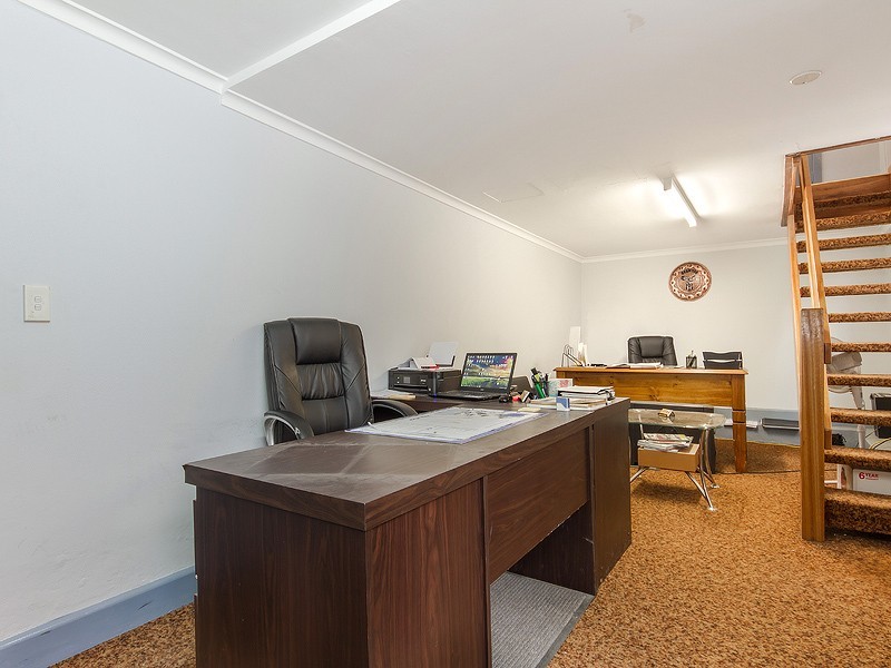 2/136 Hoffmans Rd, Essendon VIC 3040