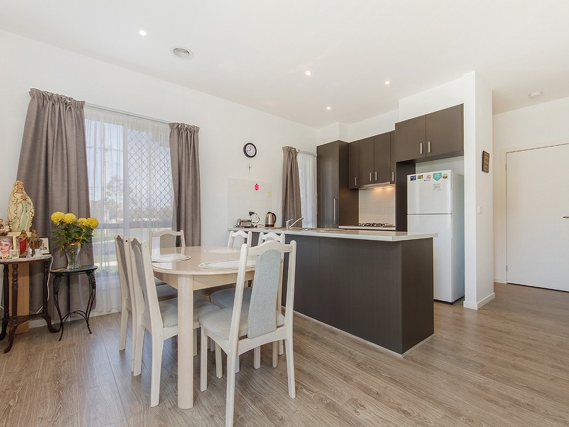 1/120 Biggs Street, St Albans VIC 3021