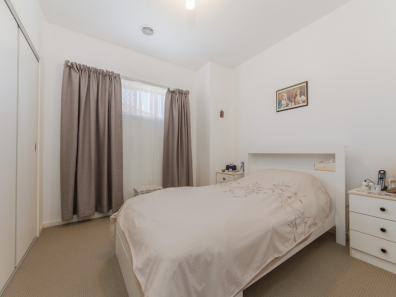 1/120 Biggs Street, St Albans VIC 3021