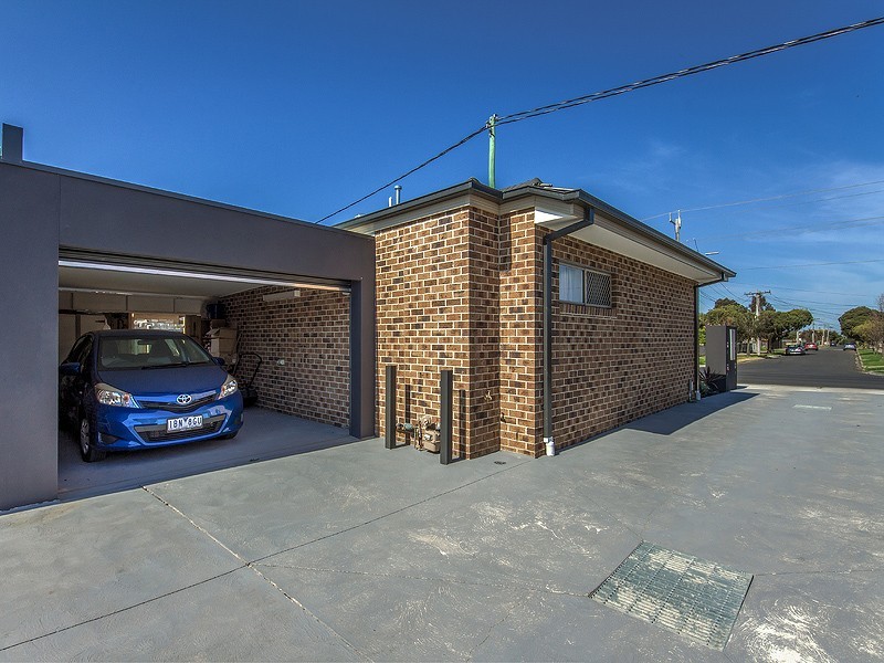 1/120 Biggs Street, St Albans VIC 3021