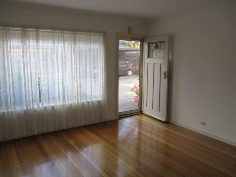 3/136 Hoffmans Road, Essendon VIC 3040