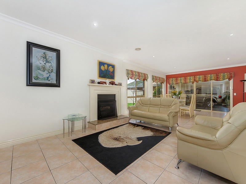 1 Denbigh Court, Keilor VIC 3036