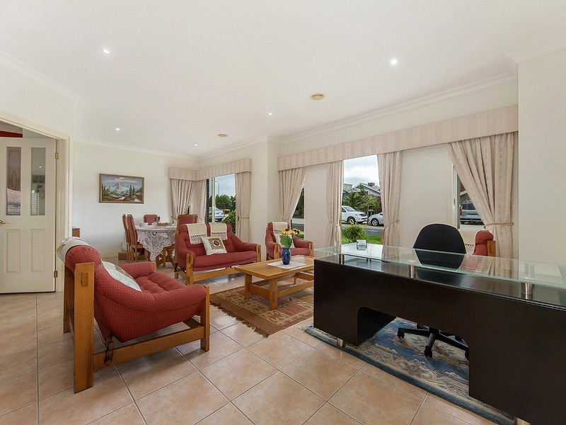 1 Denbigh Court, Keilor VIC 3036