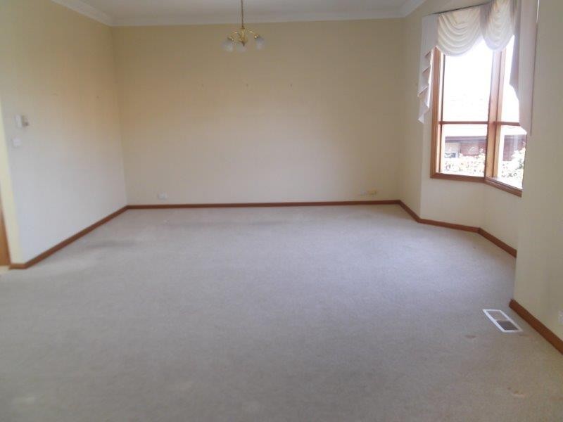 3/88 Woodland Street, Strathmore VIC 3041