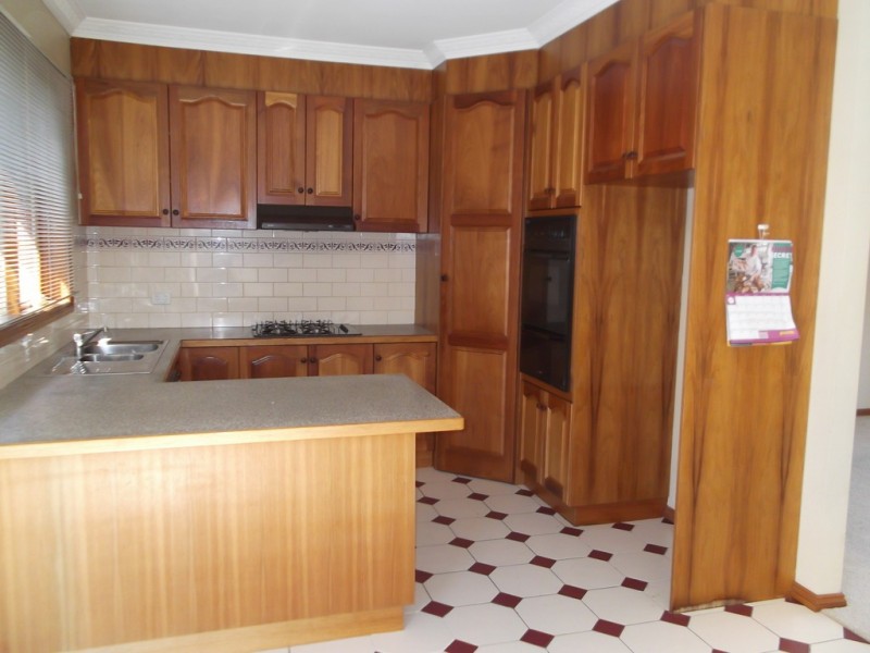 3/88 Woodland Street, Strathmore VIC 3041