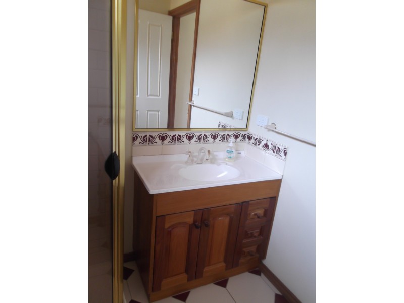 3/88 Woodland Street, Strathmore VIC 3041