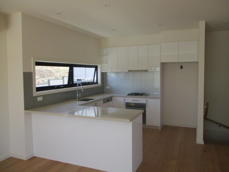 4/37 Hillside Grove, Airport West VIC 3042