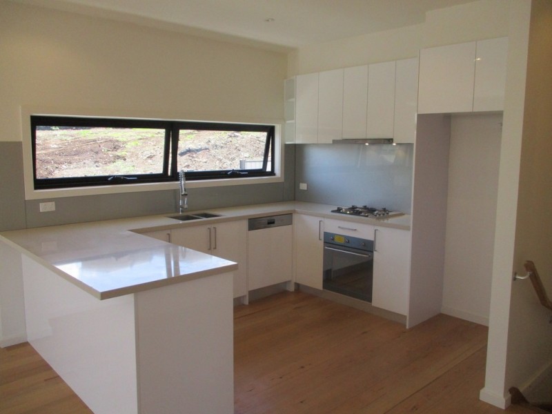 4/37 Hillside Grove, Airport West VIC 3042