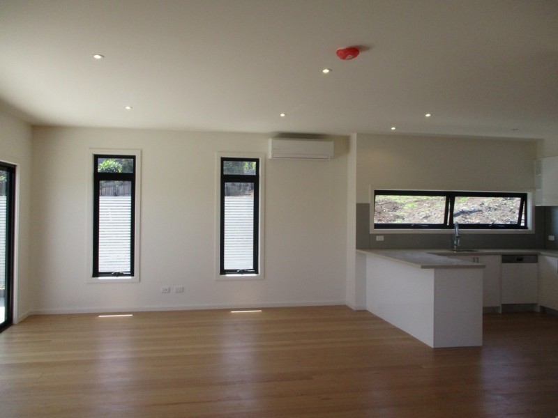4/37 Hillside Grove, Airport West VIC 3042