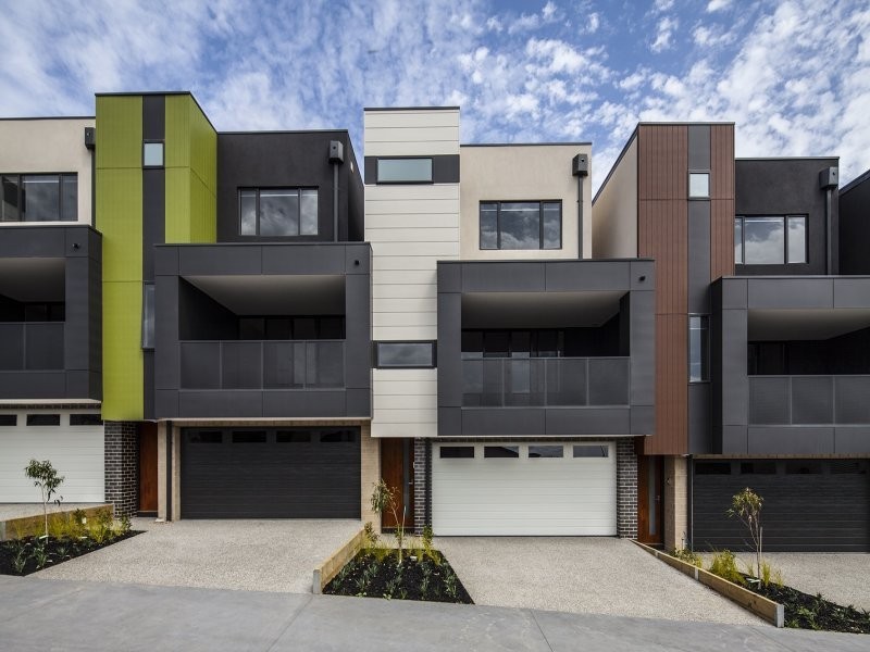 12 lamart, Strathmore VIC 3041