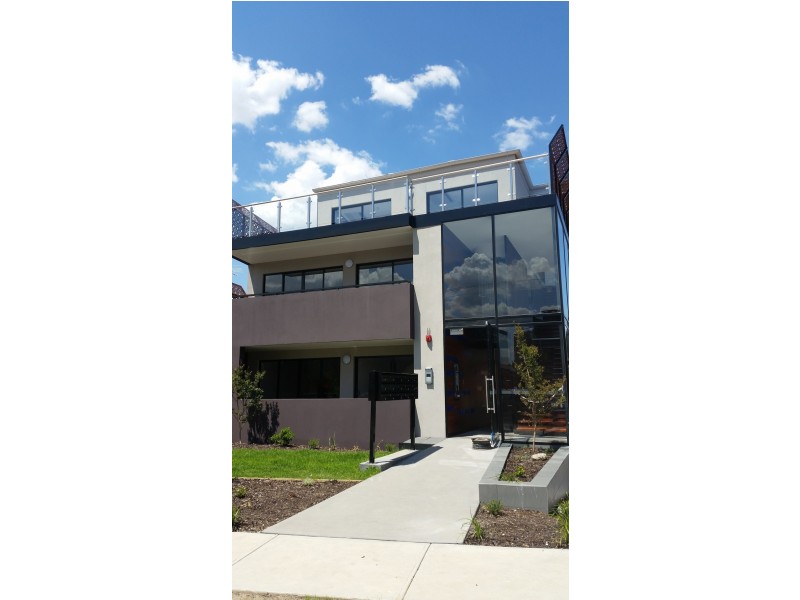 1/16 Winifred Street, Essendon VIC 3040