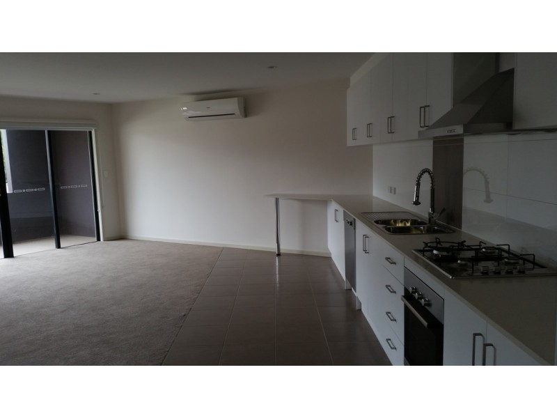 1/16 Winifred Street, Essendon VIC 3040