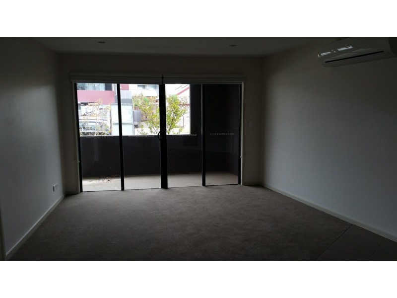 1/16 Winifred Street, Essendon VIC 3040