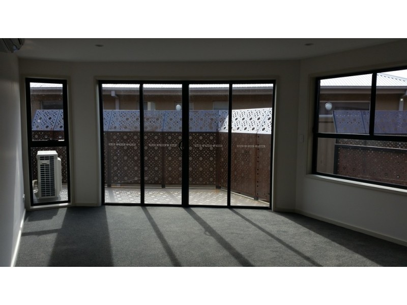 9/16 Winifred Street, Essendon VIC 3040