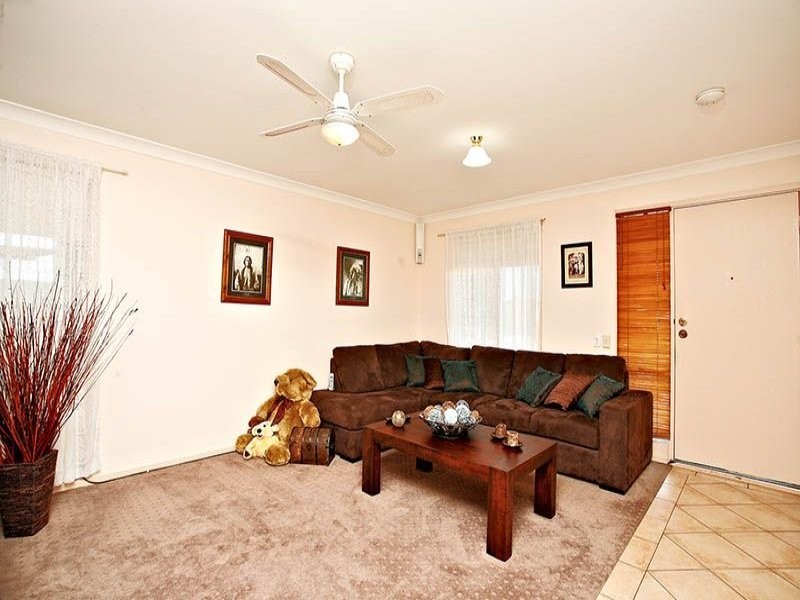 62 Warburton Drive, Woodcroft SA 5162