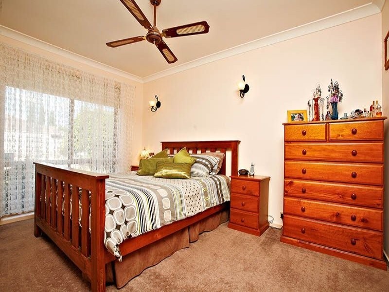 62 Warburton Drive, Woodcroft SA 5162