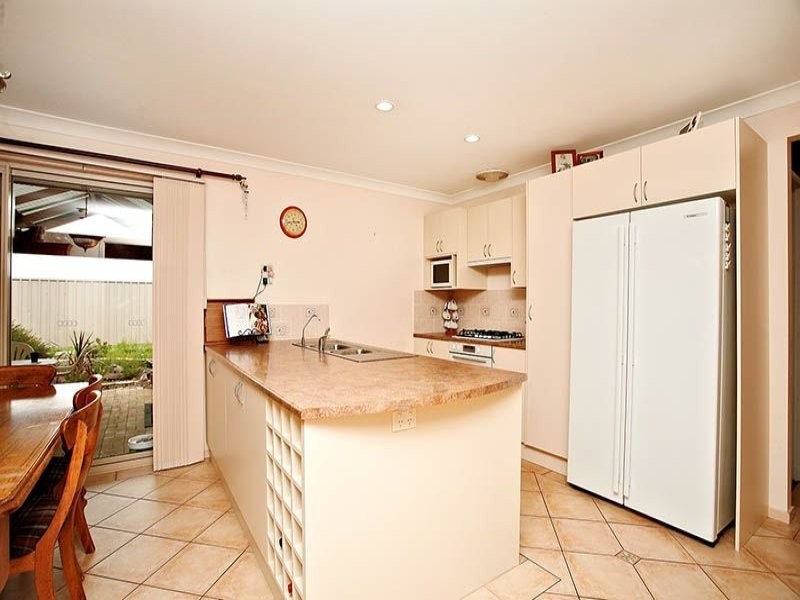 62 Warburton Drive, Woodcroft SA 5162