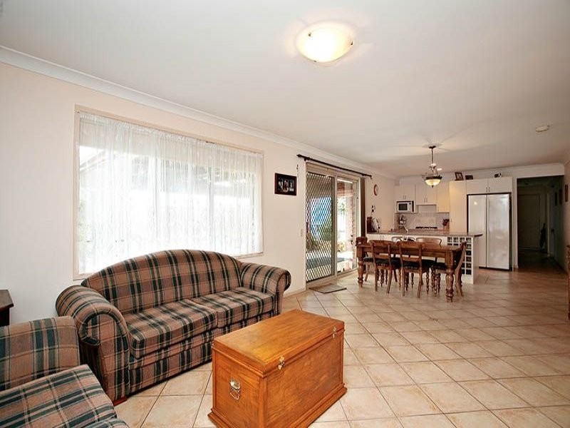 62 Warburton Drive, Woodcroft SA 5162