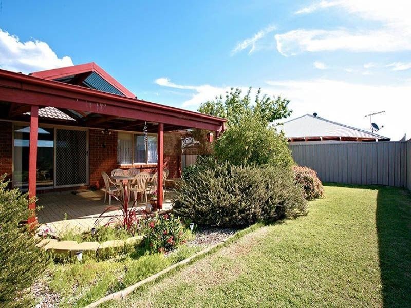 62 Warburton Drive, Woodcroft SA 5162