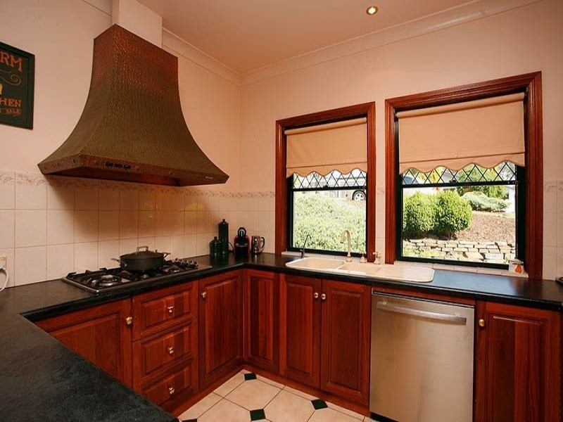 1 Horseshoe Drive, Woodcroft SA 5162