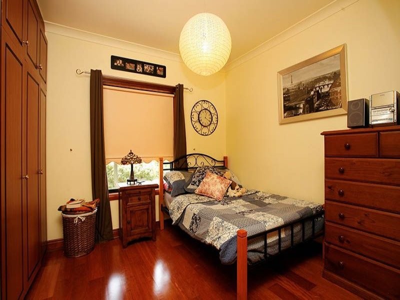 1 Horseshoe Drive, Woodcroft SA 5162