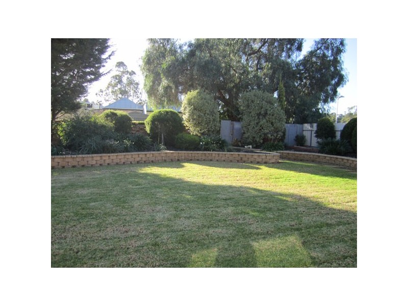 27 Malpas  Street, Old Noarlunga SA 5168