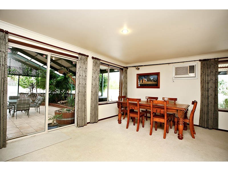 10 Barnes Crescent, Woodcroft SA 5162