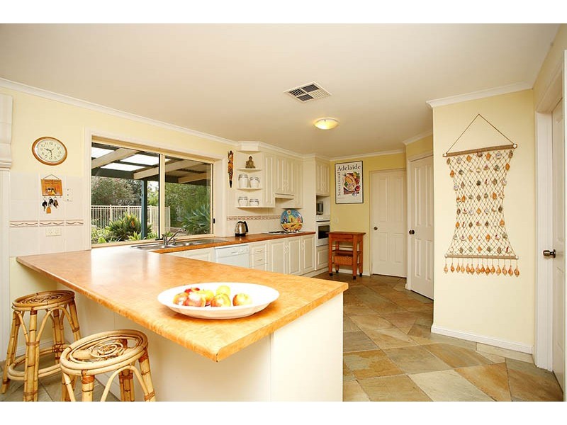 9 Seabreeze Crescent, Maslin Beach SA 5170