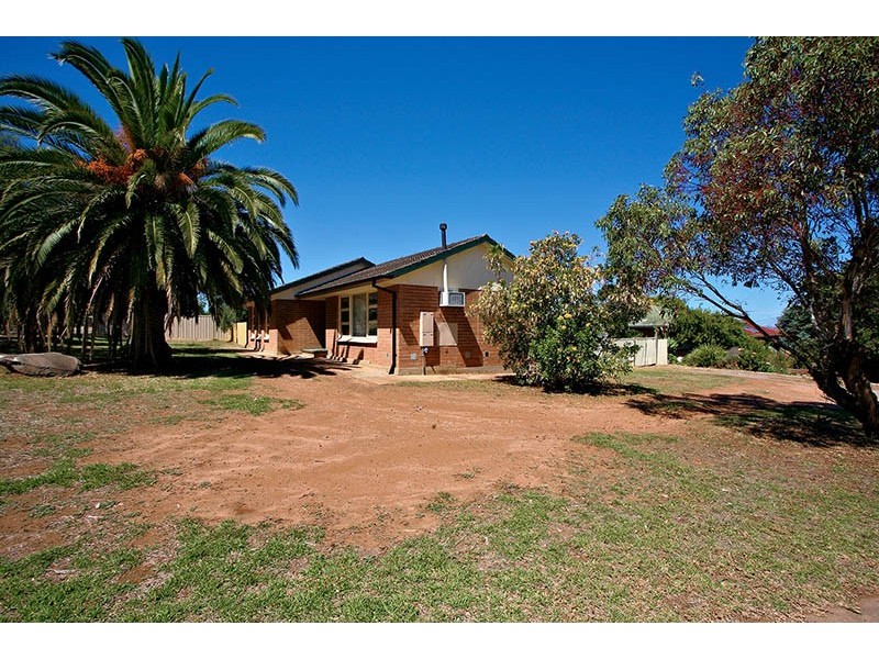 2 Julian Street, Christie Downs SA 5164