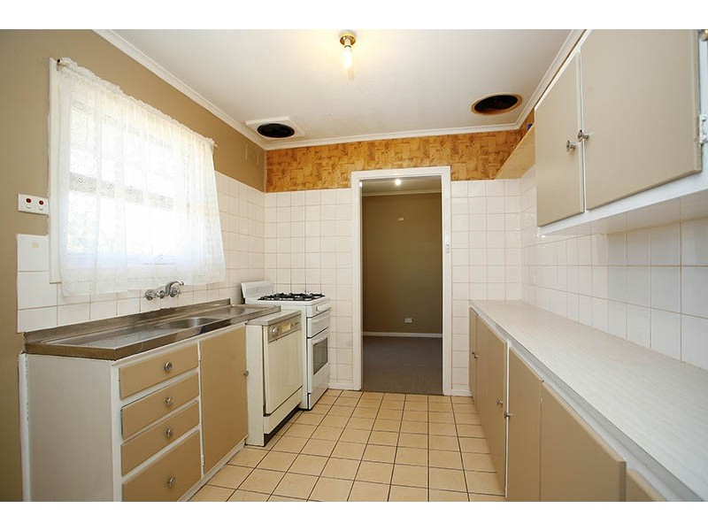 2 Julian Street, Christie Downs SA 5164