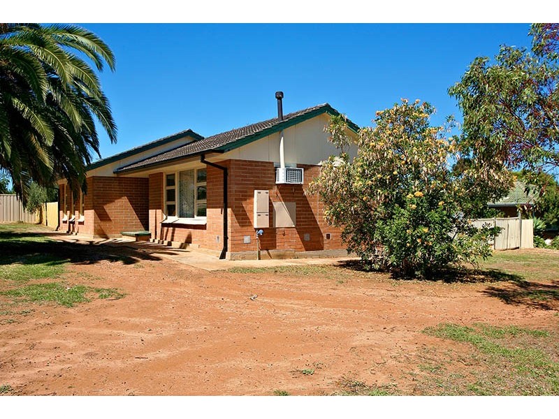 2 Julian Street, Christie Downs SA 5164