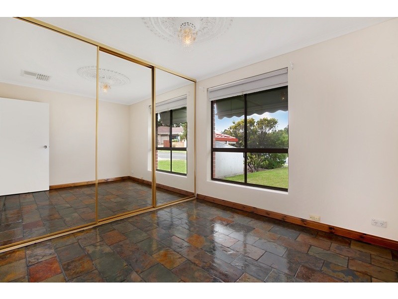 14 Scottsglade Road, Christie Downs SA 5164