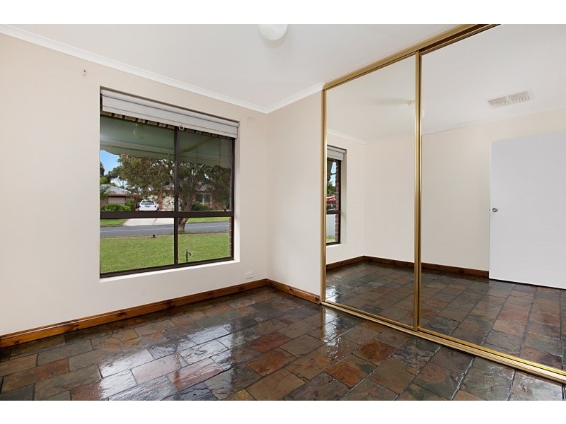 14 Scottsglade Road, Christie Downs SA 5164